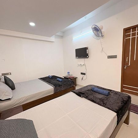 Spectra Inn Mysore Esterno foto